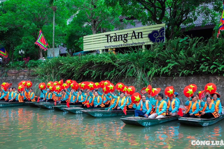 Tình yêu đất nước tại miền di sản Tràng An