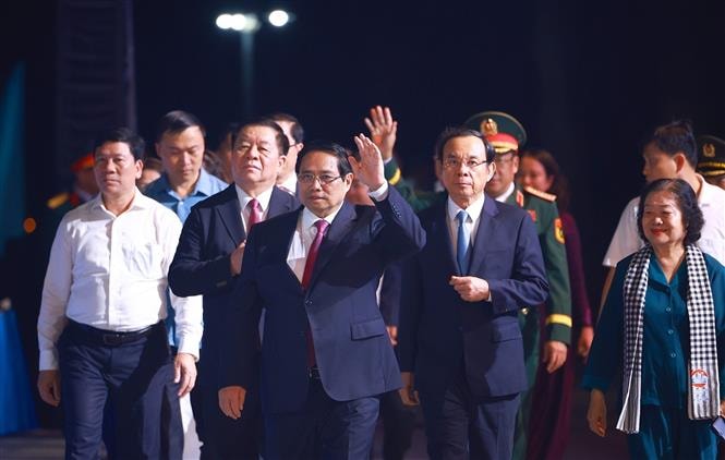 Thủ tướng dự Chương trình chính luận nghệ thuật 'Côn Đảo - Hùng ca ý chí Việt Nam'