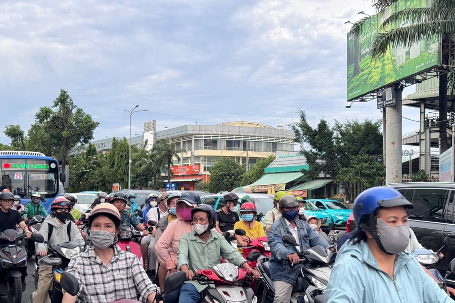 Cửa ngõ, bến xe TP HCM ‘nóng’ trong ngày cuối của kỳ nghỉ lễ 30/4-1/5