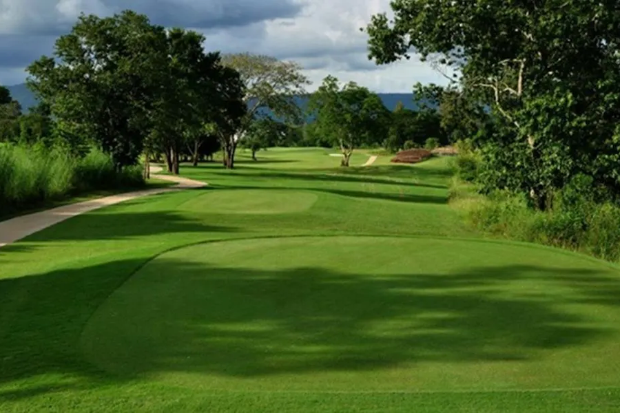 Tỷ phú Thái Lan nhận án tù 24 năm vì phát triển đất golf trái phép