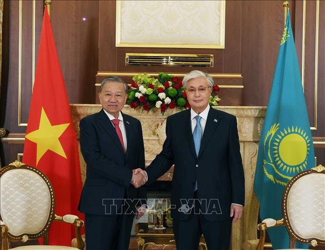 Tổng Bí thư Tô Lâm và Phu nhân bắt đầu thăm cấp Nhà nước Cộng hòa Kazakhstan
