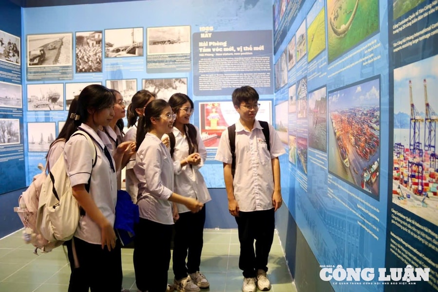 400 hiện vật, tư liệu về Hải Phòng trưng bày tại Bảo tàng Hải Phòng