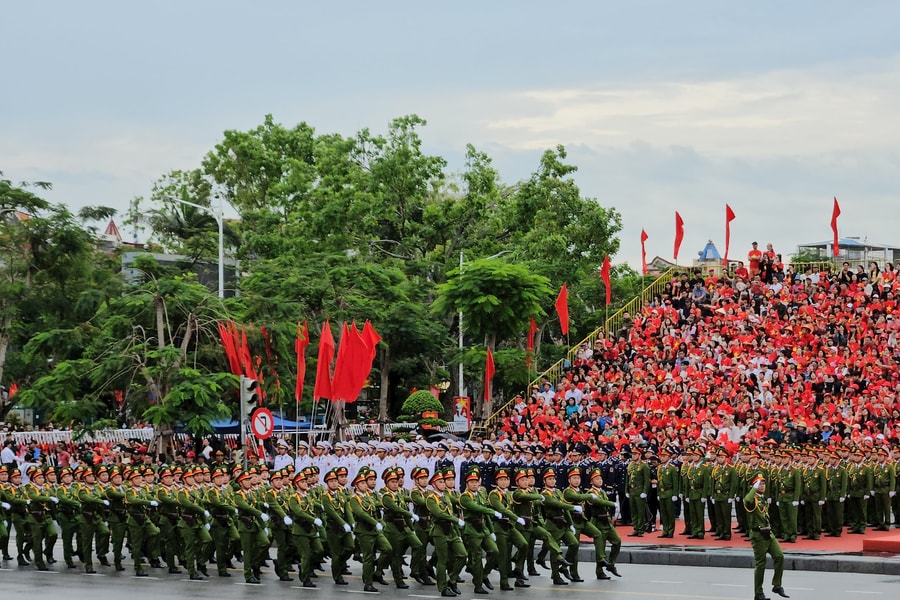 Hải Phòng duyệt đội ngũ mừng 70 năm ngày giải phóng