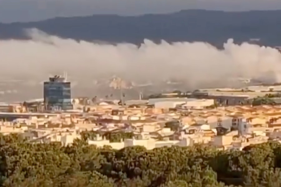 Cháy nhà kho hóa chất, hơn 160.000 người ở Tây Ban Nha phải ở trong nhà tránh khí độc