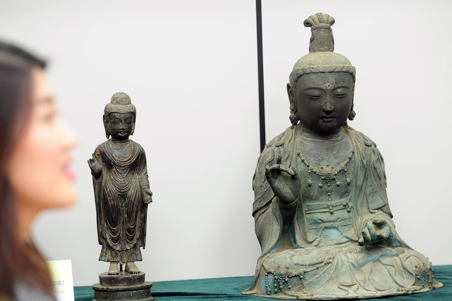 Hàn Quốc trả lại tượng Bồ Tát bị đánh cắp 13 năm cho Nhật Bản