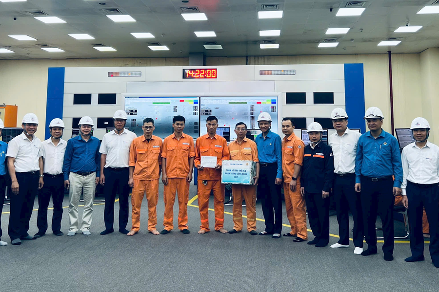 EVNGENCO1 thăm và tặng quà người lao động tại Nhiệt điện Quảng Ninh