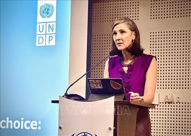 Việt Nam vươn lên, vào nhóm quốc gia phát triển con người cao