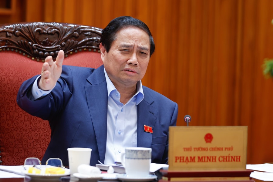 Các bộ, cơ quan đẩy mạnh phân cấp, phân quyền cho địa phương đi đôi với kiểm soát quyền lực