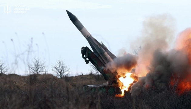 Video Ukraine dùng tên lửa Liên Xô cũ bắn rơi oanh tạc cơ Nga cách 308 km