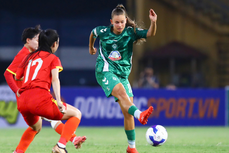 Đội tuyển nữ Việt Nam thất bại trước đội bóng Đức trên sân Hàng Đẫy