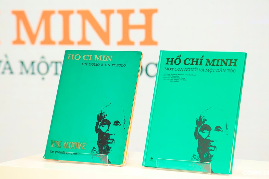 Ra mắt cuốn sách tranh về Chủ tịch Hồ Chí Minh trở về Việt Nam sau gần 60 năm