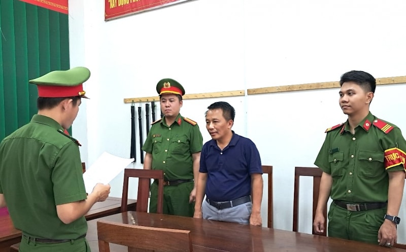 Tạm giam đại gia ngành gỗ nhận 'chạy án' rồi chiếm đoạt cả chục tỷ đồng