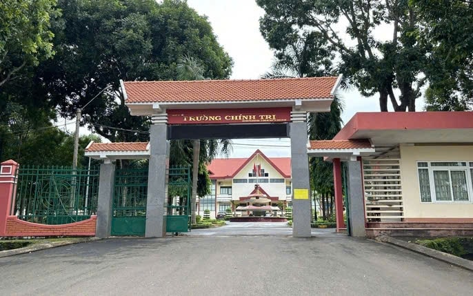 Kỷ luật cảnh cáo Kế toán trưởng Trường Chính trị tỉnh Đắk Lắk vì sai phạm