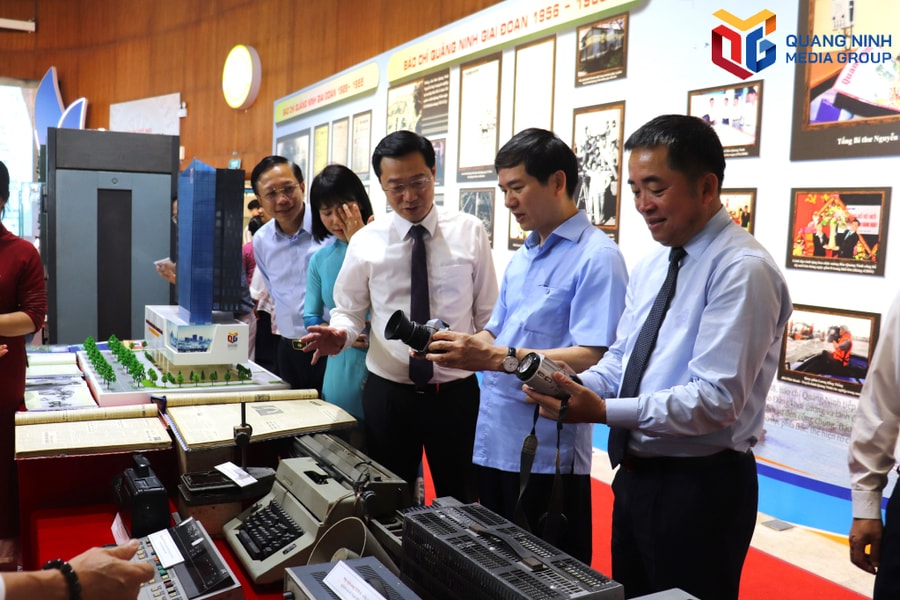 Khai mạc triển lãm 100 năm báo chí cách mạng Việt Nam và giới thiệu về lịch sử báo chí Quảng Ninh