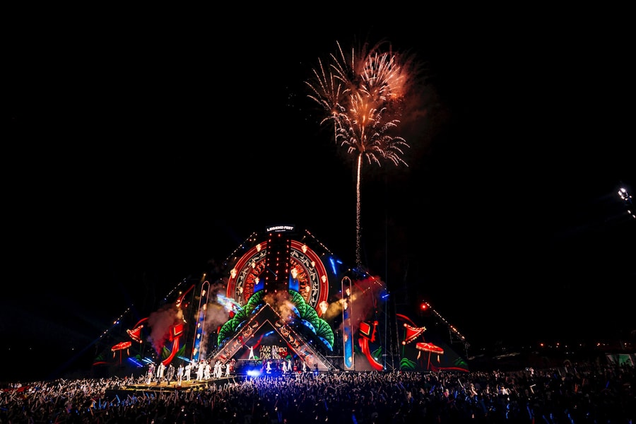 Tháp Signature - “Đài quan sát” đặc quyền giữa trung tâm lễ hội biển Đồng Hới