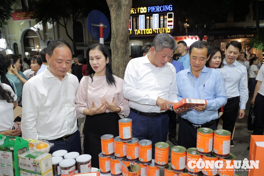 Khai mạc không gian trưng bày văn hóa, du lịch - di sản kiến trúc và sản phẩm OCOP của Lâm Đồng tại Hà Nội