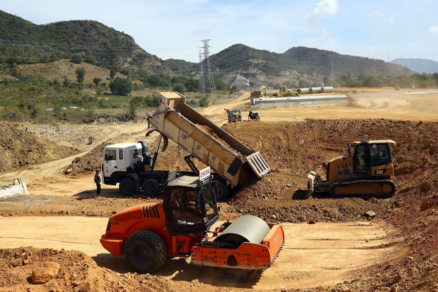 Thủ tướng yêu cầu Bộ Công an điều tra việc cung ứng vật liệu cho các dự án trọng điểm phía Nam