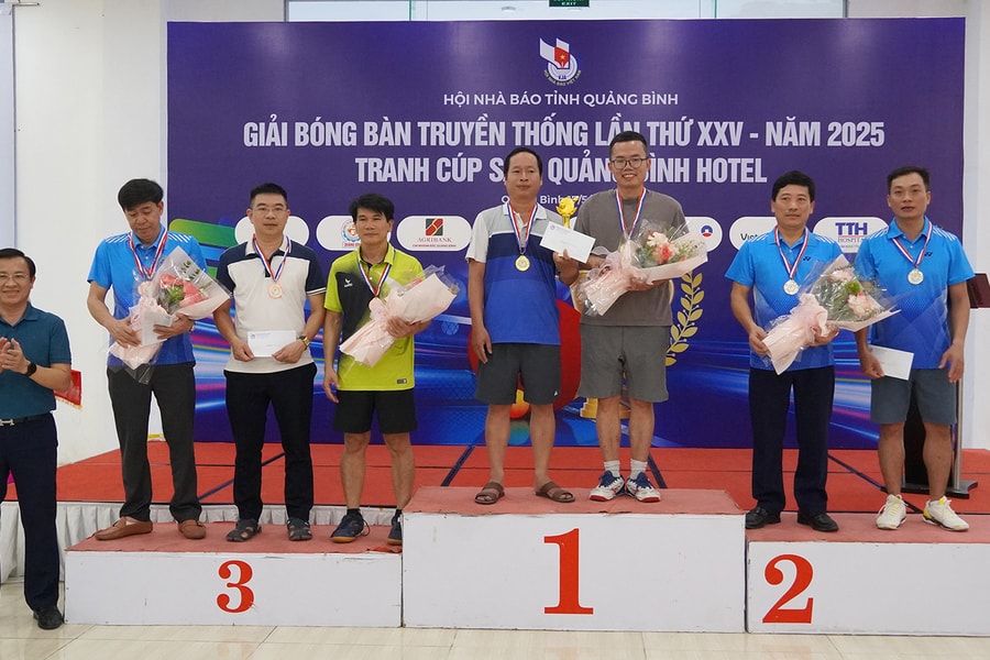 Giải bóng bàn Hội Nhà báo Quảng Bình 2025: Thành công, đoàn kết, lan tỏa tinh thần thể thao