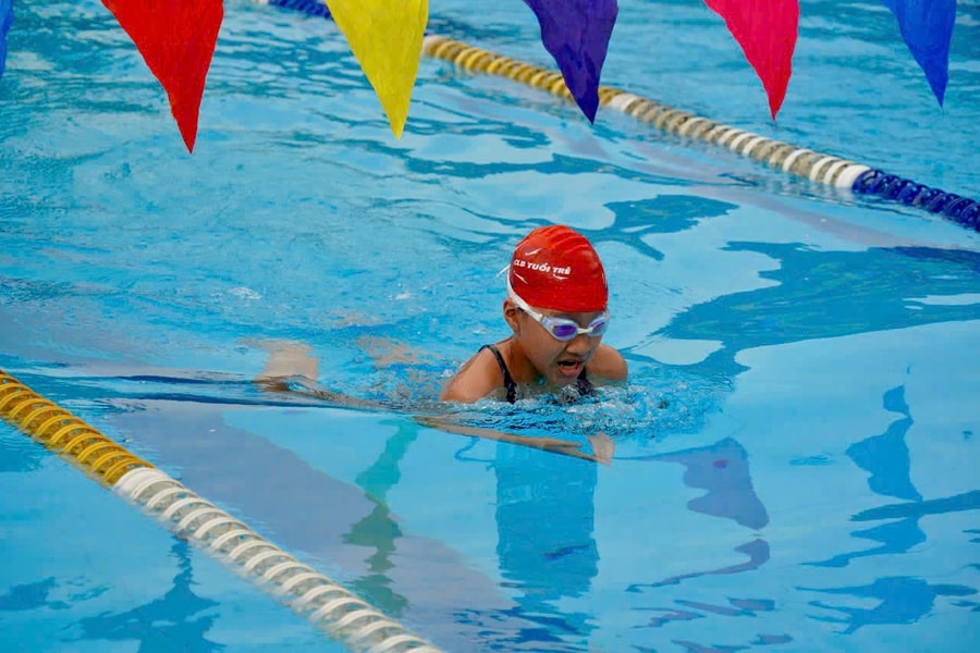 Gần 2.000 người dự phát động toàn dân tập bơi, phòng, chống đuối nước