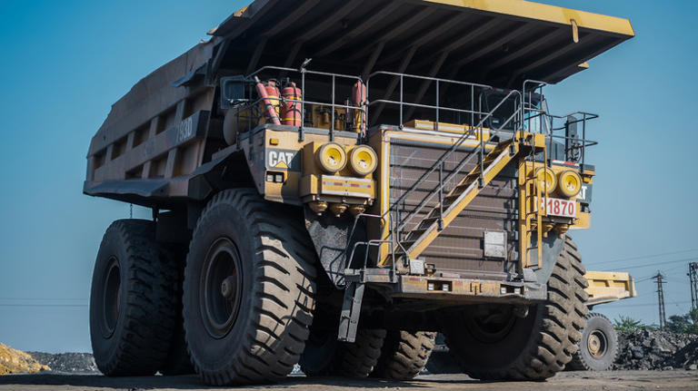 ‏Lốp xe lớn nhất thế giới to bằng căn phòng có giá ‘trên trời’