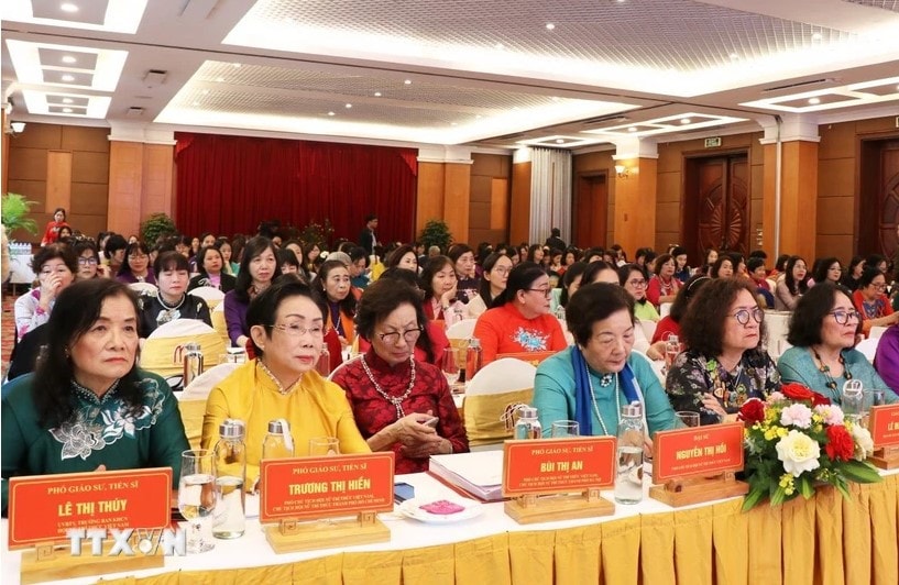 Tăng cơ hội cho nữ trí thức đóng góp vào phát triển khoa học, công nghệ và đổi mới sáng tạo