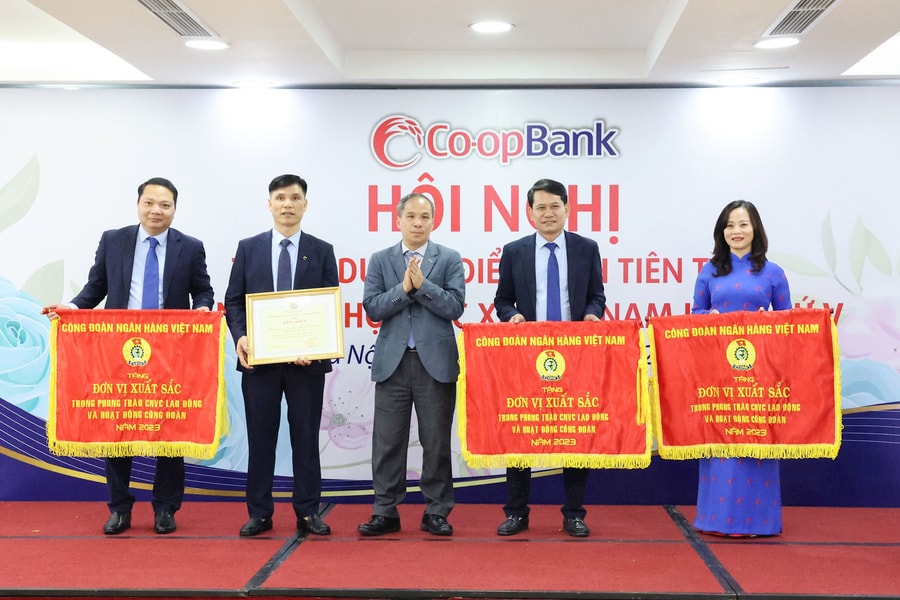 Co-opBank: Thi đua là chìa khóa phát triển bền vững