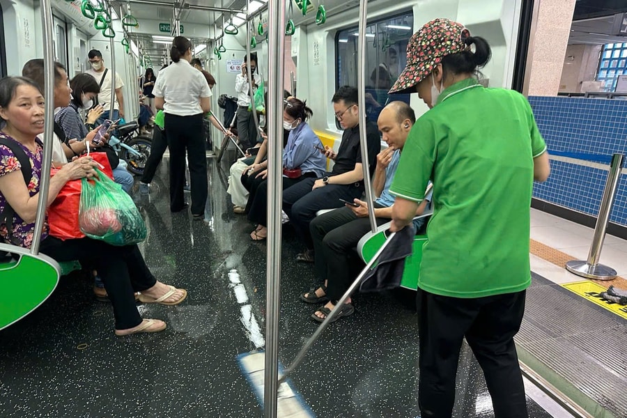 Điều hòa tàu Cát Linh - Hà Đông tiếp tục rò nước