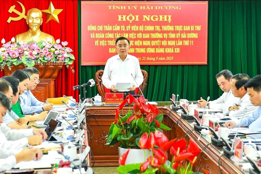 Thường trực Ban Bí thư Trần Cẩm Tú làm việc với Ban Thường vụ Tỉnh ủy Hải Dương