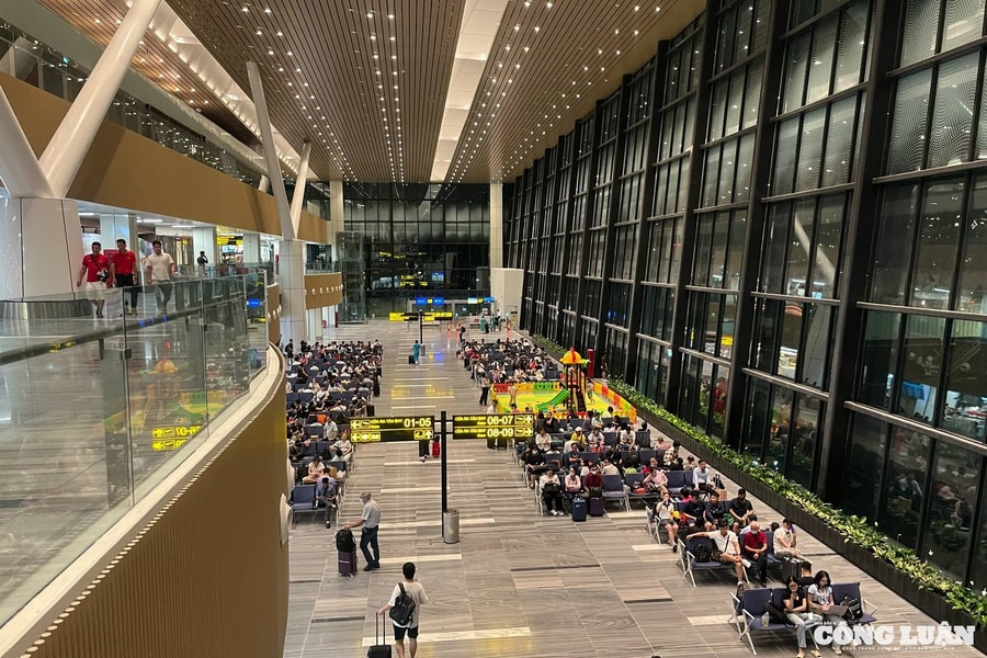 Hơn 10 triệu lượt khách di chuyển qua các cảng hàng không