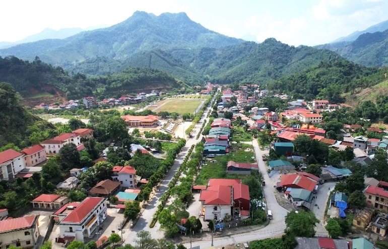 Pác Nặm (Bắc Kạn): Huyện ủy chỉ đạo không tổ chức đi tham quan dưới mọi hình, ủy ban lập danh sách đoàn du lịch tới Khánh Hòa