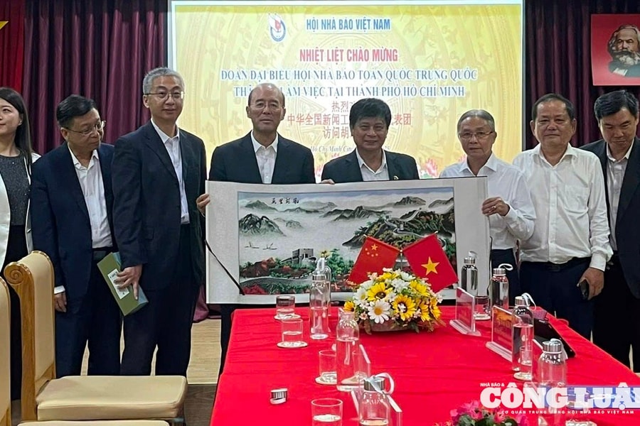 Tăng cường phối hợp, gắn kết tình hữu nghị giữa hai Hội Nhà báo Việt Nam và Trung Quốc