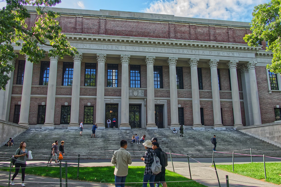 Thẩm phán Mỹ tạm chặn lệnh cấm sinh viên nước ngoài tại Harvard