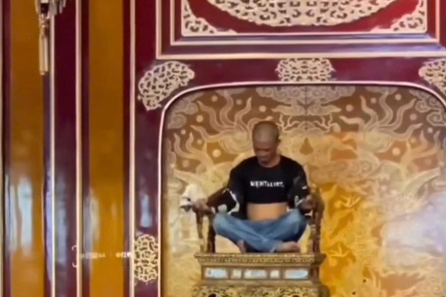 Ngai vàng triều Nguyễn bị xâm hại nghiêm trọng tại điện Thái Hòa