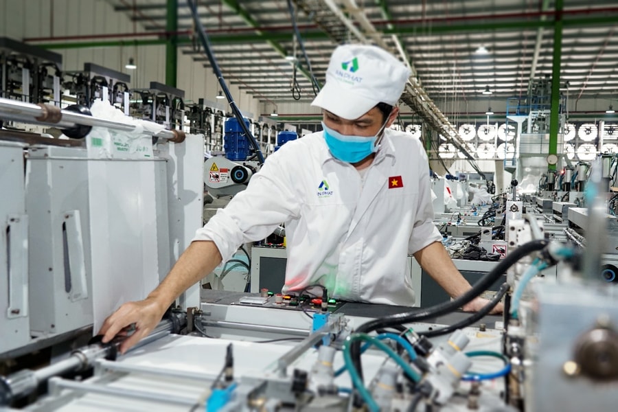 Tăng trưởng toàn ngành nhựa, vì sao nhóm An Phát Holdings vẫn lao dốc?