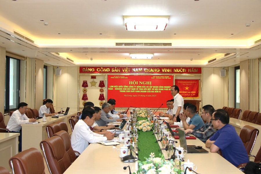 TKV làm việc với Tổng Công ty Đông Bắc về công tác phối hợp trong sản xuất kinh doanh