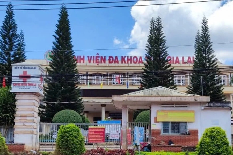 Gia Lai: Lùm xùm vụ bệnh viện cản trở người nhà vào đón bệnh nhân