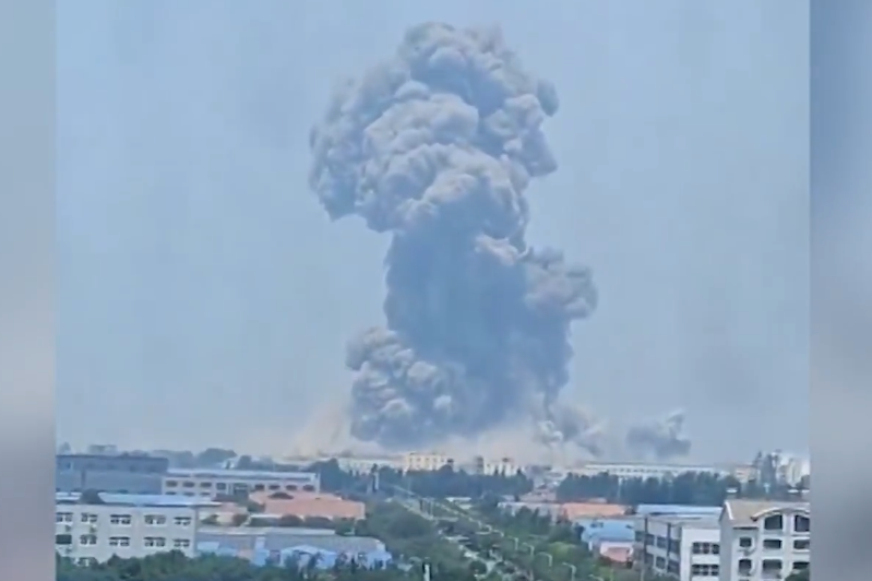 Vụ nổ nhà máy hóa chất Trung Quốc: Ít nhất 5 người thiệt mạng và 6 người mất tích