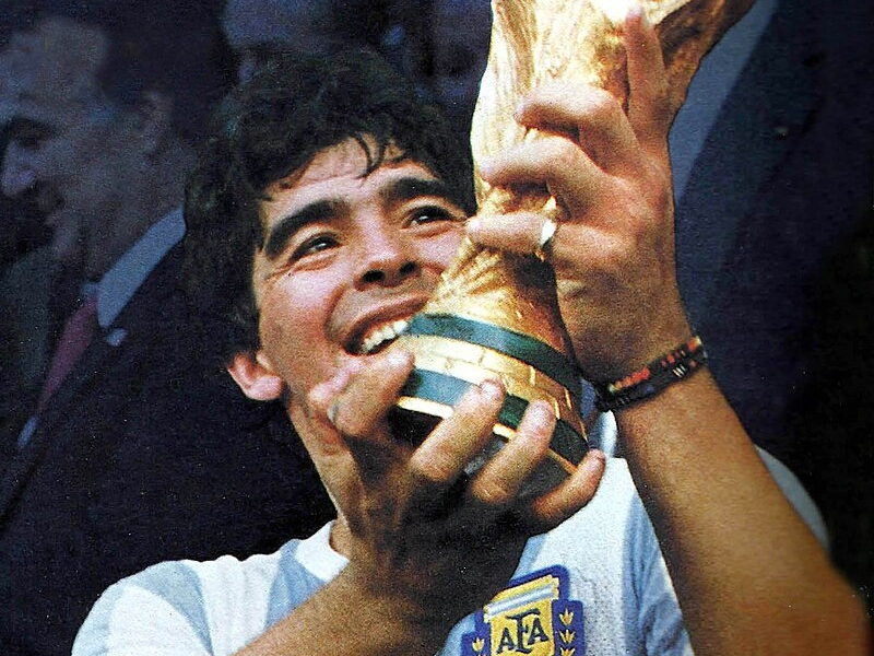 Thẩm phán rút khỏi phiên tòa xét xử liên quan đến cái chết của Maradona