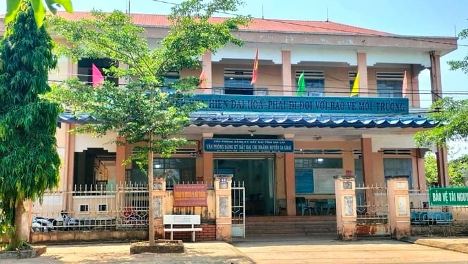 Truy tố 2 chuyên viên phòng Nông nghiệp và Môi trường về tội Nhận hối lộ