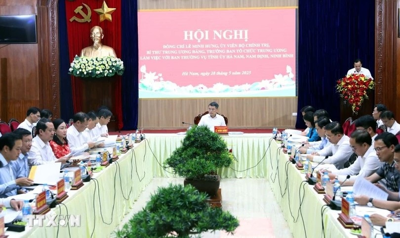 Trung ương yêu cầu hoàn thành tiêu chuẩn công chức cấp xã, quy định phân cấp, phân quyền trước ngày 15/6