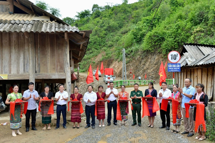 Nhựa Tiền Phong: Khánh thành Cầu nối yêu thương số 117