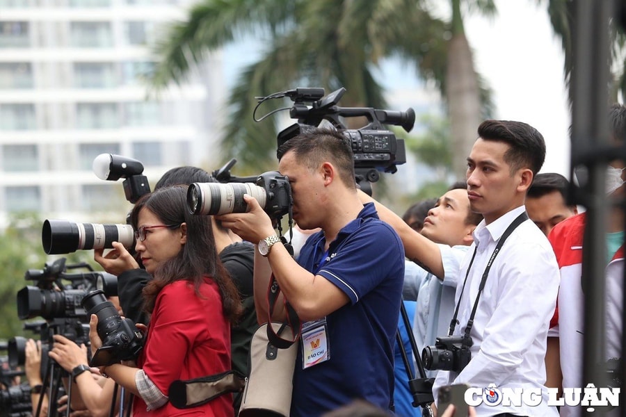 Hơn 400 đại biểu tham dự Hội thảo cấp quốc gia: “100 năm Báo chí Cách mạng Việt Nam đồng hành cùng sự nghiệp vẻ vang của Đảng và dân tộc”