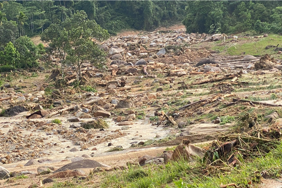 Nghệ An: Lũ quét trong đêm, nhiều nhà dân bị ảnh hưởng