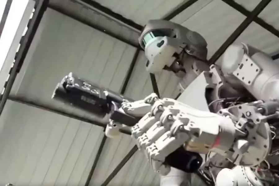 Robot hình người sẽ đóng vai trò quyết định các cuộc chiến trong tương lai?