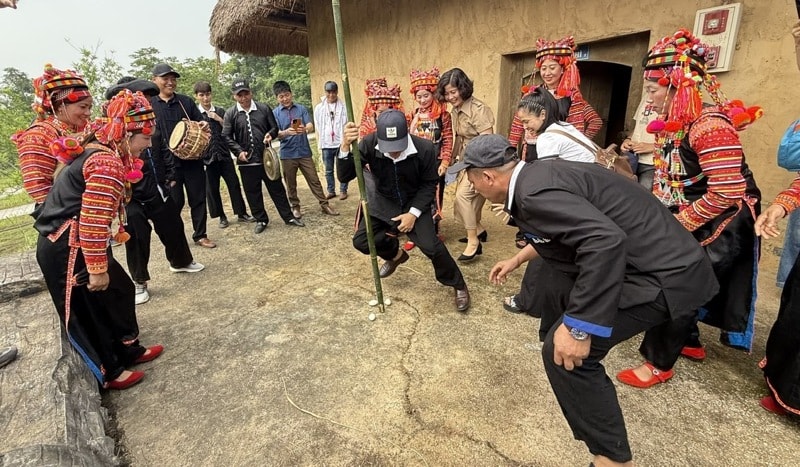 Tổ chức chuỗi hoạt động 'Ngày hội gia đình' tại Làng Văn hóa