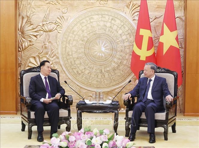 Tổng Bí thư Tô Lâm tiếp Chánh Văn phòng Trung ương Đảng Nhân dân Cách mạng Lào
