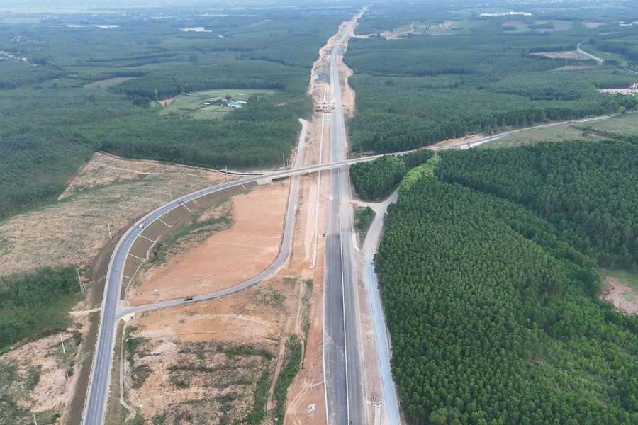 Nỗ lực hoàn thành cao tốc Bắc - Nam đoạn Vạn Ninh - Cam Lộ