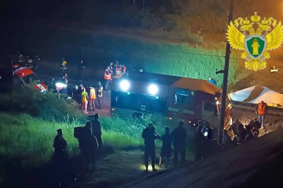 Sập cầu khiến tàu hỏa trật bánh ở vùng biên giới Nga, hàng chục người thương vong