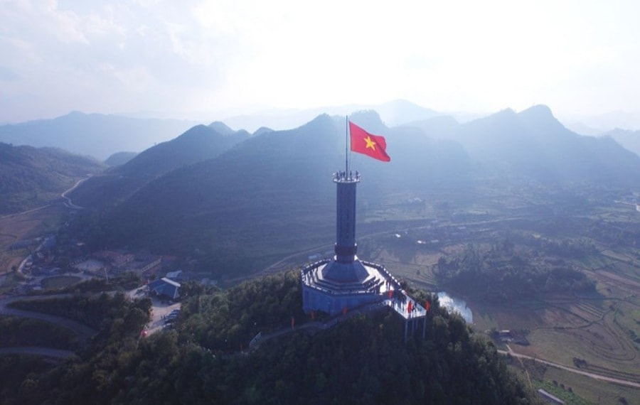 Cột cờ Quốc gia Lũng Cú tạm dừng đón khách tham quan
