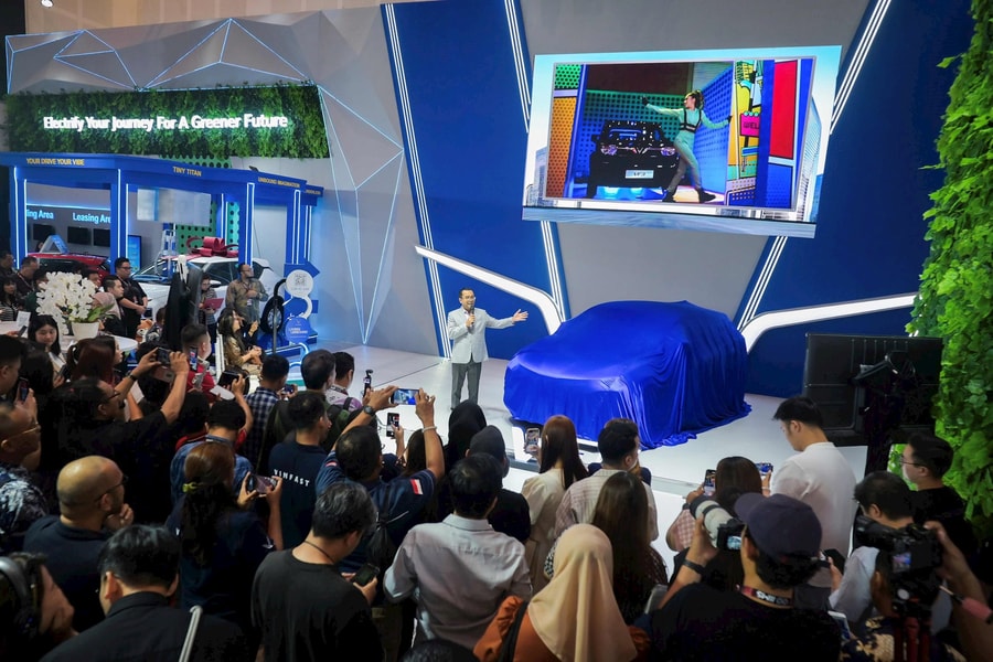 Vinfast lập kỷ lục tại IIMS Surabaya 2025 với 4 giải thưởng, VF3 được xướng tên “Xe điện đô thị tốt nhất”